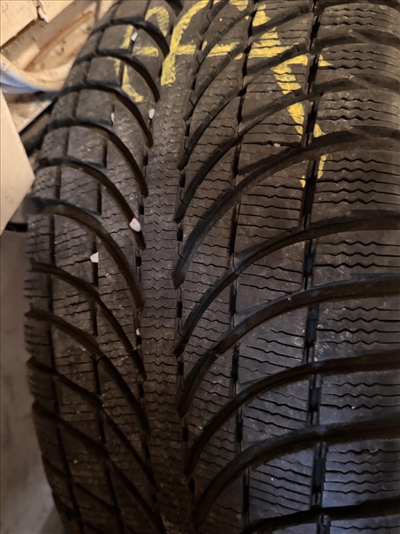  5x114.3 -as 18" Nissan (gyári felni) alufelni, rajta 235/55 újszerű Michelin téli gumi  7. kép