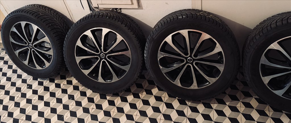  5x114.3 -as 18" Nissan (gyári felni) alufelni, rajta 235/55 újszerű Michelin téli gumi  8. kép
