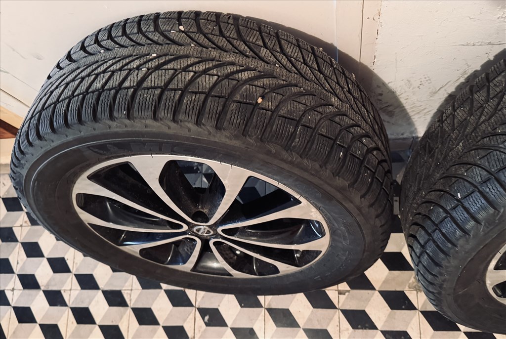  5x114.3 -as 18" Nissan (gyári felni) alufelni, rajta 235/55 újszerű Michelin téli gumi  10. kép