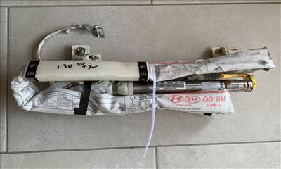 Hyundai i30 (GD) jobb oldali függönylégzsák A685020000 A6850-20000 85020-A6000