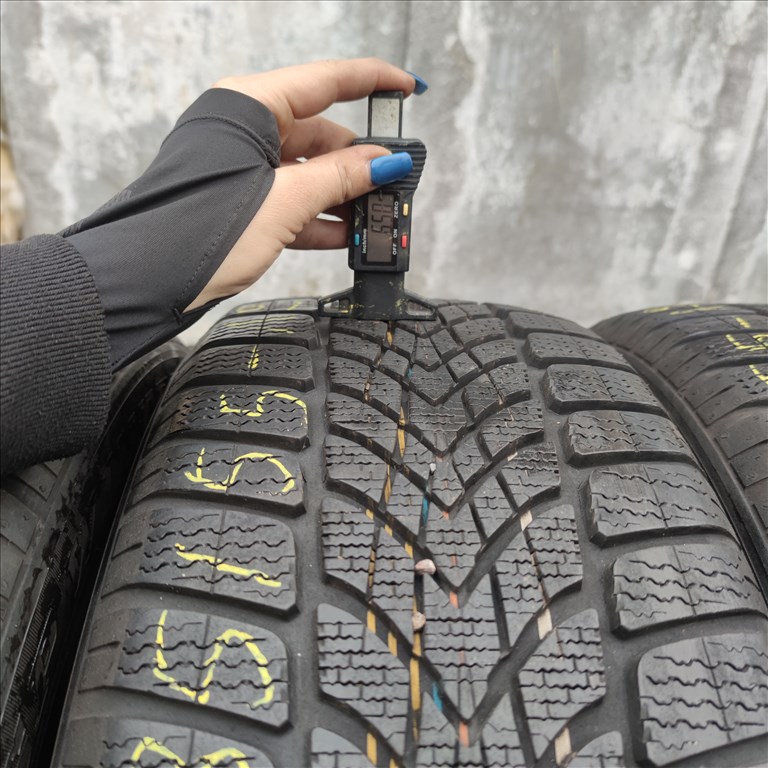  235/55 R19 Dunlop téli gumi 90000ft a 4db/39/ 2. kép