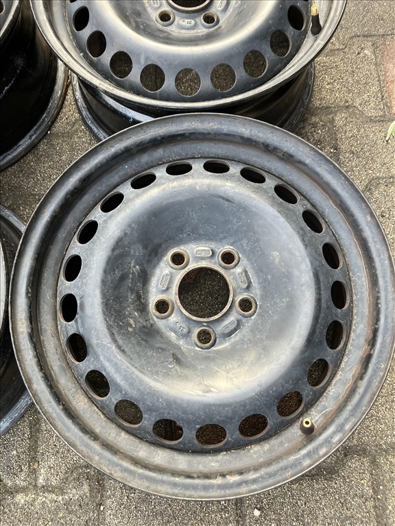  5x108 lyukosztású 6,5JJ 16" használt (gyári felni) lemezfelni 3. kép