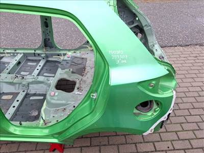 Mazda 2 5 ajtós bal hátsó negyed