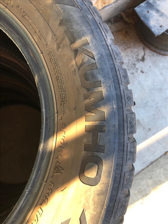  215/6516" használt Kumho téli gumi gumi 5. kép