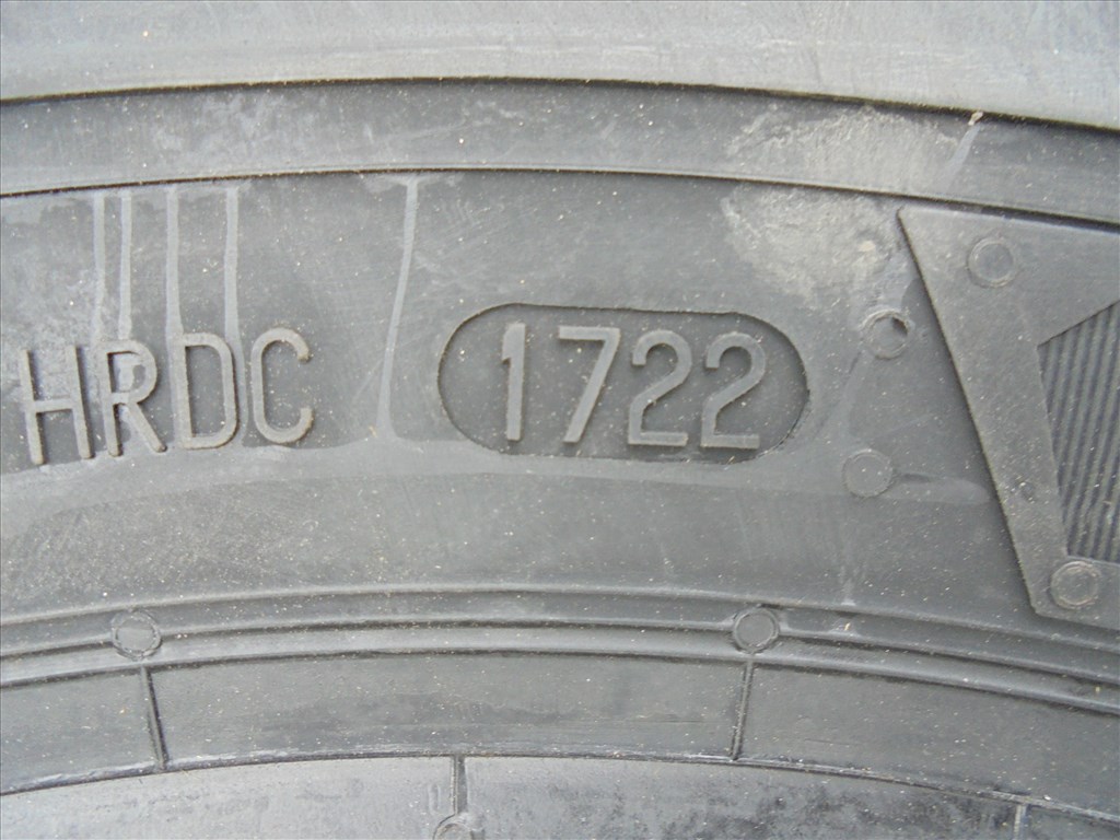   Új 215/65 R15" C Continental TGK téli gumi pár eladó 4. kép