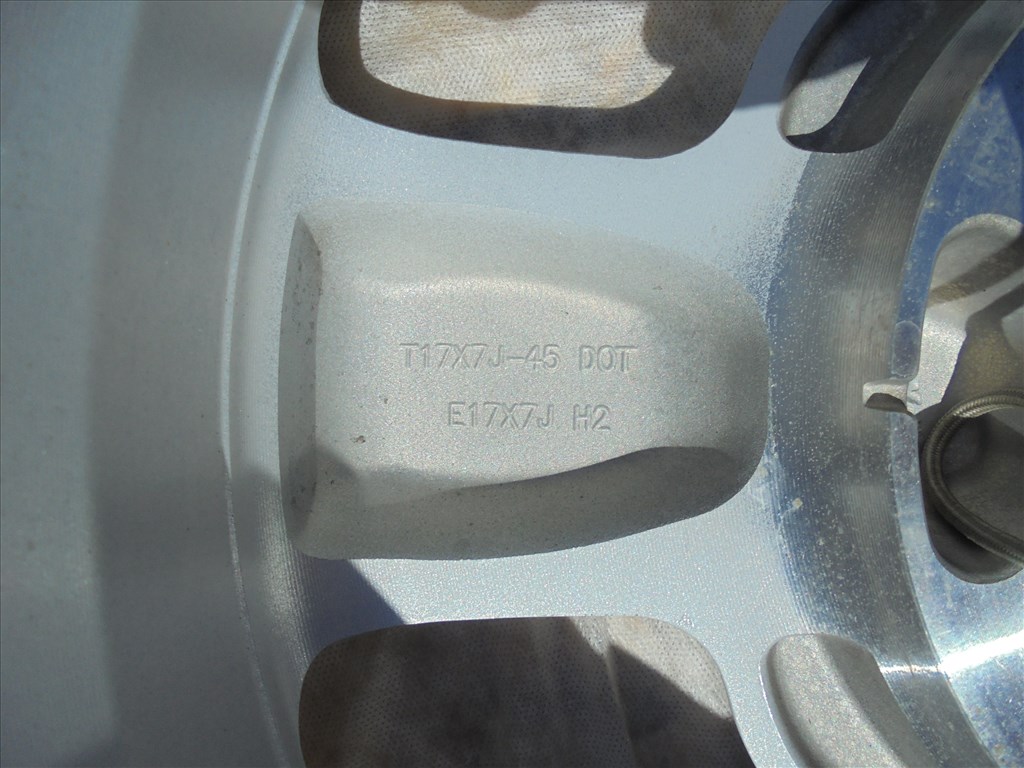 17-es KIA gyári alufelni mint az új eladó 10. kép