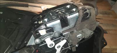 Mazda 5 bal első ajtó zár