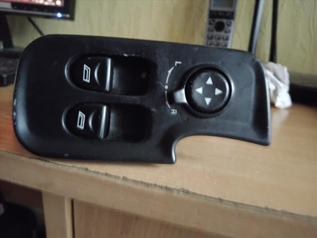 Alfa Romeo 147 ablakemelő kapcsoló 1. kép