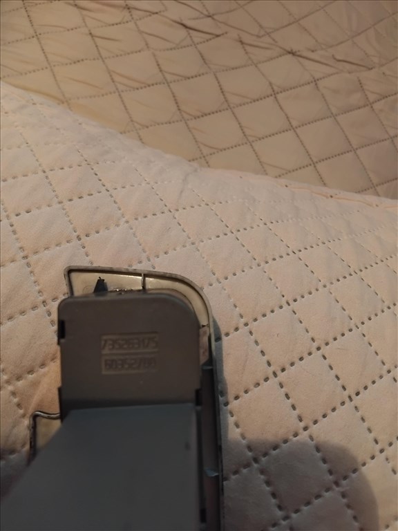 Alfa Romeo 147 ablakemelő kapcsoló 3. kép