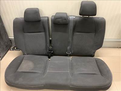 Peugeot 208 hátsó üléssor 