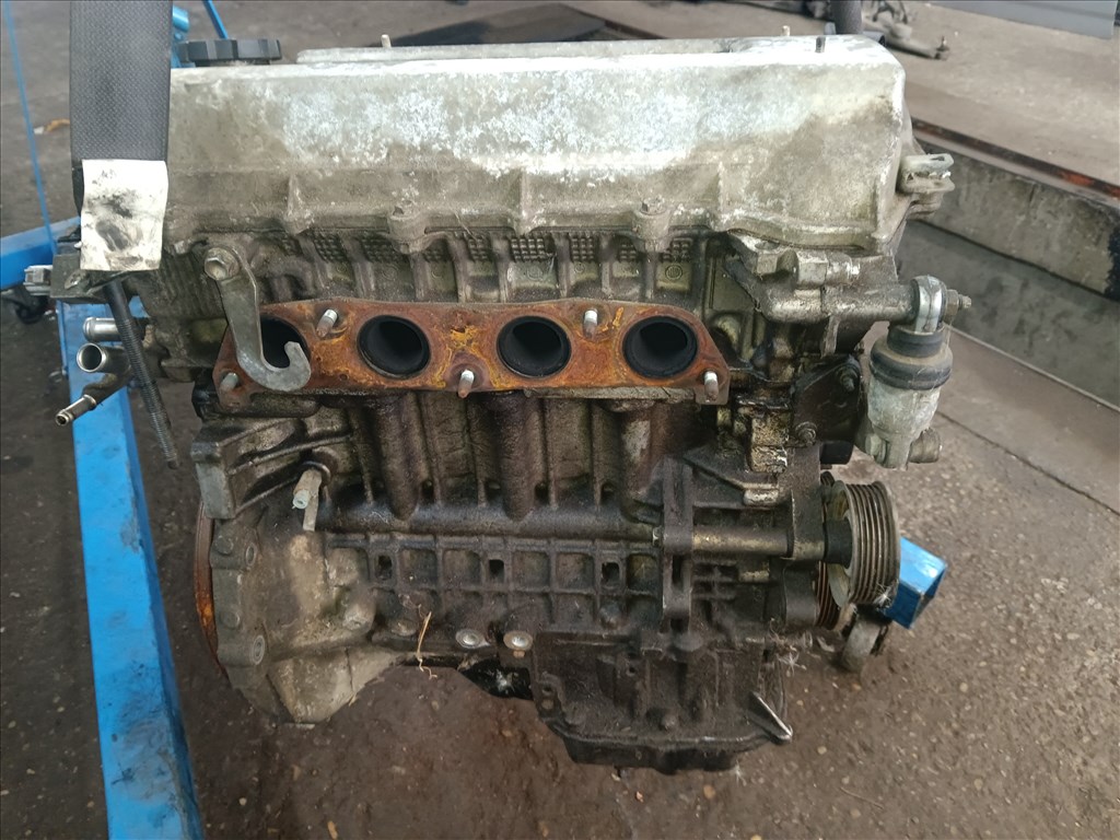 Toyota Corolla E12 fűzött blokk hengerfejjel  3. kép