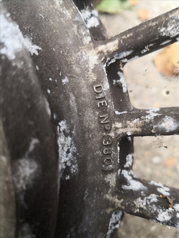 Retro , régi 14 -es 5x108 lyukosztású alufelni 4. kép