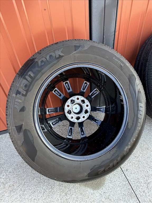  5x130 lyukosztású 18" újszerű Brock alufelni, rajta 255/60 újszerű Hankook Dynapro HP2 nyári  5. kép