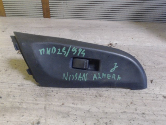 NISSAN ALMERA 03- Jobb első ablakemelő kapcsoló 1. kép