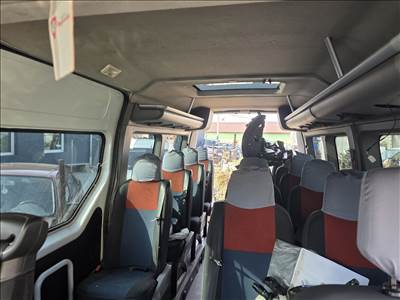 Renault Master III bontott 15 személes alkatrészei