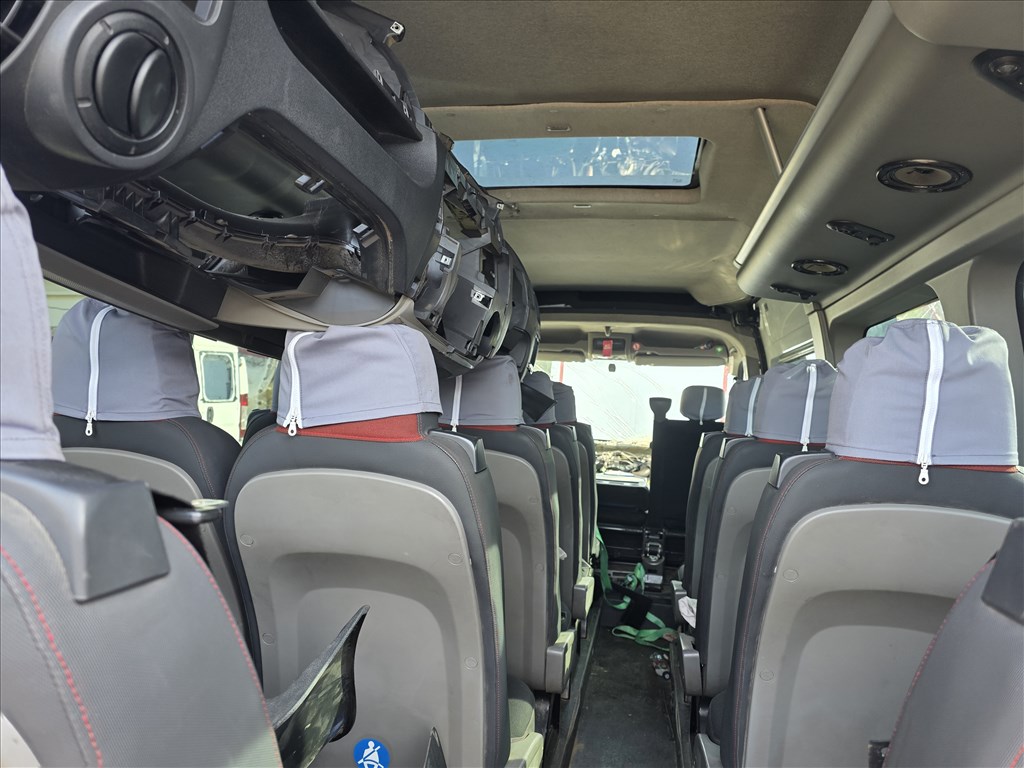 Renault Master III bontott 15 személes alkatrészei 3. kép