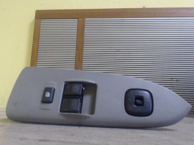 MAZDA 323 2001.02.01-2003.12.31 Bal első ablakemelő kapcsoló 1. kép