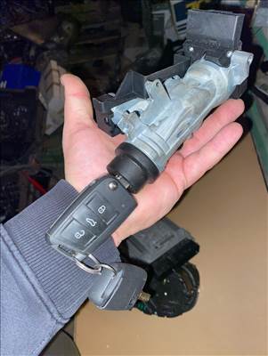 Skoda Rapid gyújtáskapcsoló 2018 