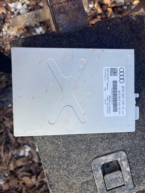 Audi A4 (B8), Audi A5 (8T) Erősítő 8T0 907 441 C  1. kép