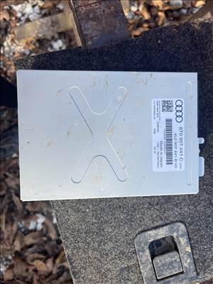 Audi A4 (B8), Audi A5 (8T) Erősítő 8T0 907 441 C 