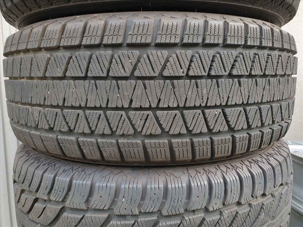  265/60 18 Bridgestone Blizzak DM-V3 2. kép