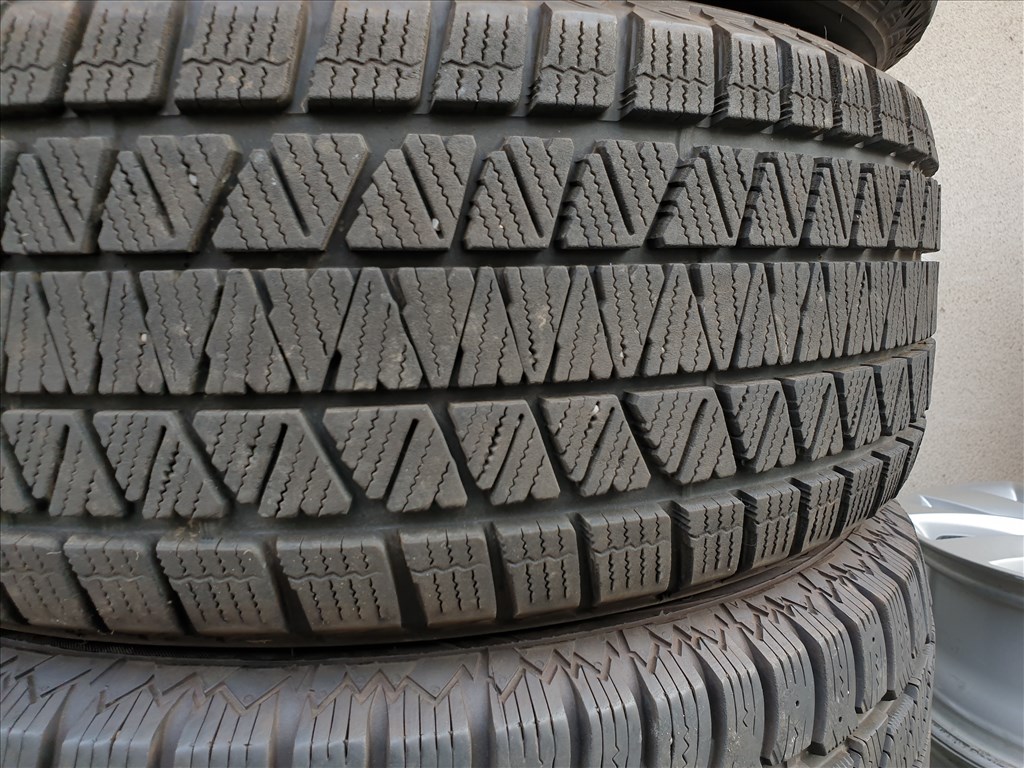  265/60 18 Bridgestone Blizzak DM-V3 3. kép