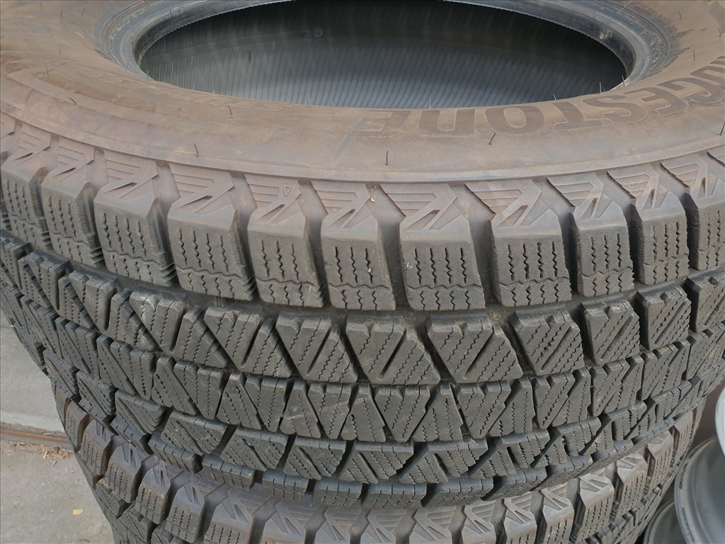  265/60 18 Bridgestone Blizzak DM-V3 4. kép