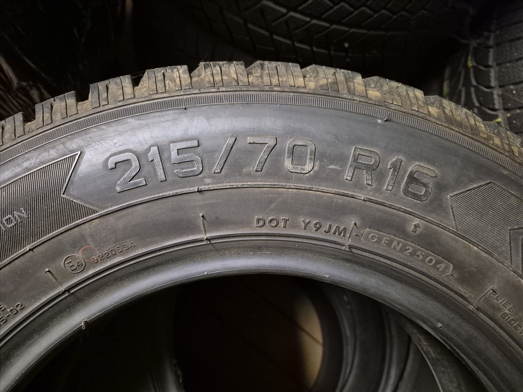  255/7016" használt Nokian négyévszakos gumi  5. kép