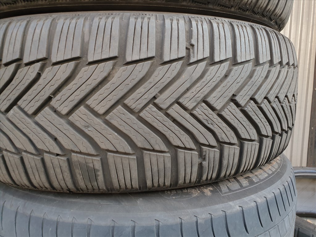  225/55 17 Michelin Alpin 6 4. kép