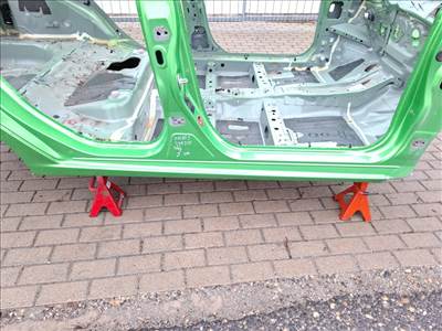 Mazda 2 5 ajtós jobb küszöb