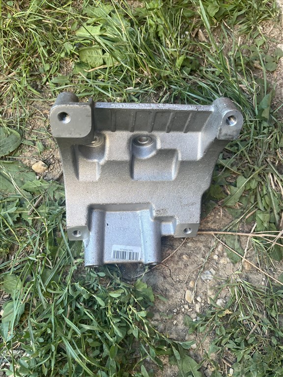 Iveco Daily (4th gen) Klímakompresszor tartó bak 504388826 1. kép