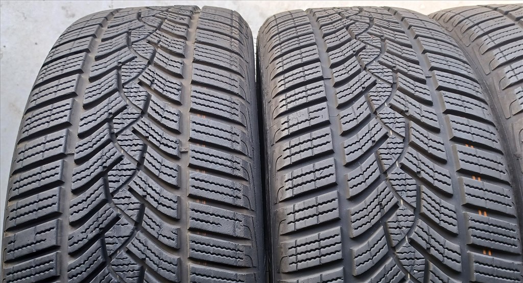 Good/Year Ultragrip MO 225/45 R18 téli gumik 4db 8. kép