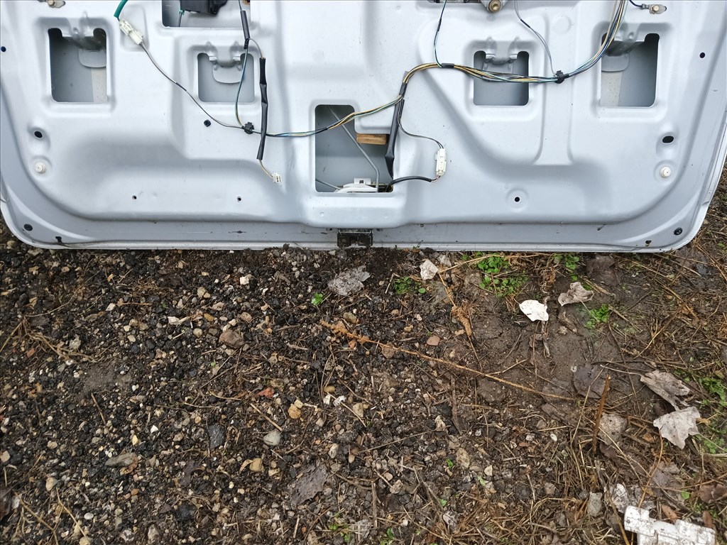 Mazda MPV ii. LW csomagtérajtó  3. kép