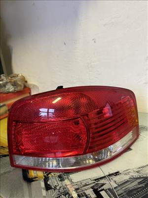 Audi A3 8P jobb hátsó lámpa 9P0 945 096