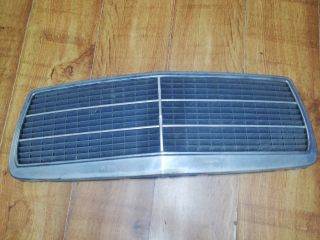 Mercedes E-osztály W210 Hűtőrács *116706*
