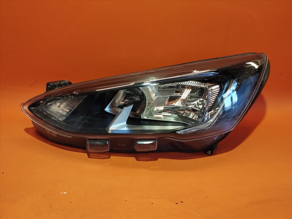 Ford Focus 4 bal halogén lámpa MX7B-13E015-CE (M.40.1104R)a 1. kép