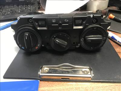 Skoda Octavia II fűtéskapcsoló ( ülésfűtéses) 1z0830045a