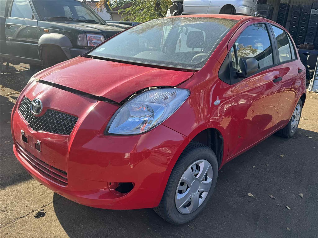 Toyota Yaris (XP90) 1.0 -1KR- bontott alkatrészei 2. kép