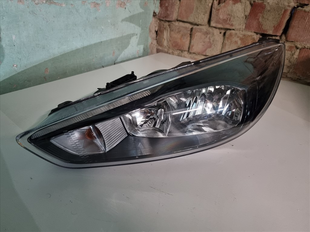 Ford Focus Mk3 (2014-2018) Bal első fényszóró F1EB-13W030-AGB 1. kép