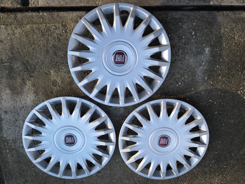 Fiat 15-ös gyári dísztárcsa 2db 1. kép