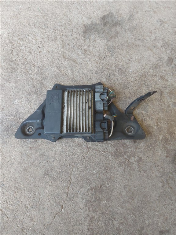 Toyota Avensis (T250) Porlasztó elektronika L1222 1310001331 2. kép