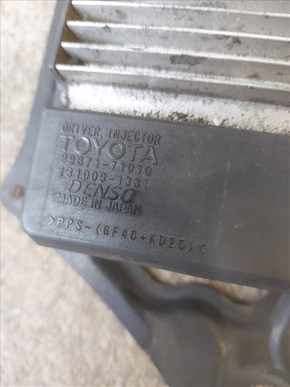 Toyota Avensis (T250) Porlasztó elektronika L1222 1310001331 3. kép