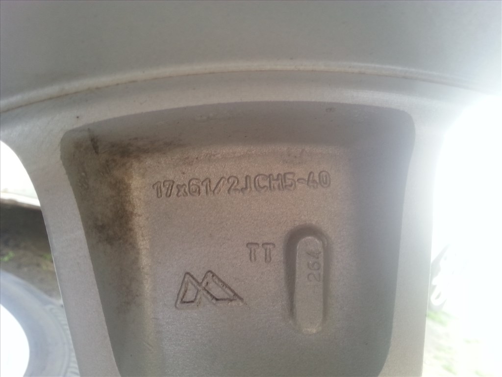  5x114.3 lyukosztású17" újszerű gyári Nissan Qashqai alufelni 8. kép