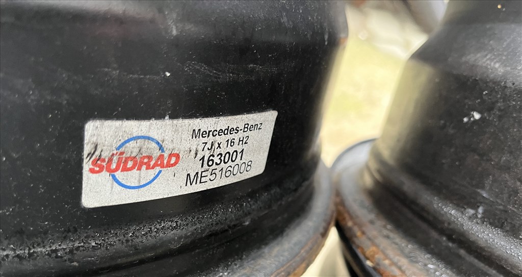 7x16 et37 Mercedes/VW/Audi stb. lemezfelni garnitúra  2. kép