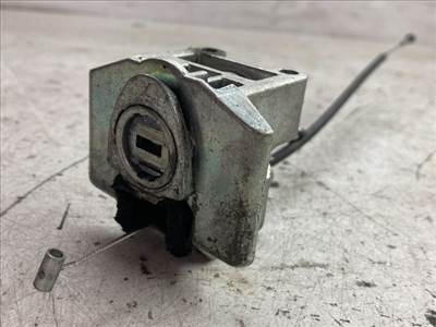 MINI HATCHBACK Bal első Zárbetét