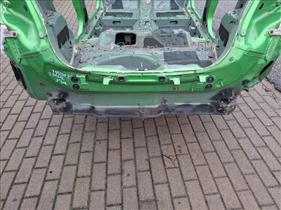 Mazda 2 (DE) hátfal