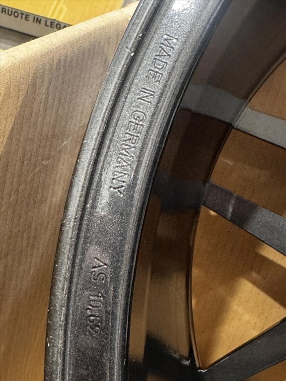 R20 Original mercedes 9.5J ET25 - A2134013000  / A213 401 3000  1db alufelni felni 5. kép