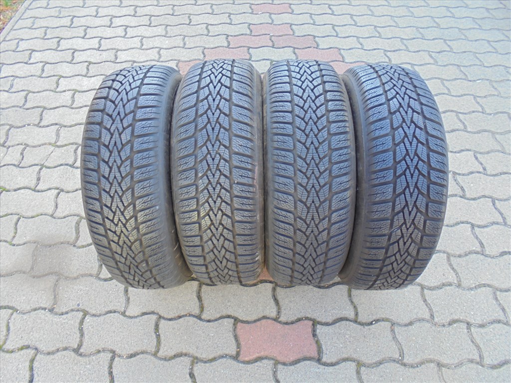 195/60 R 16-os 2023-as Dunlop téli gumi szinte új eladó 1. kép