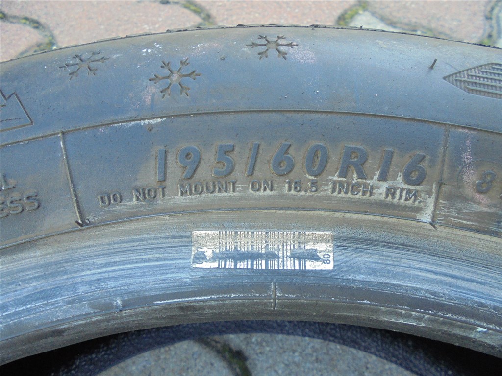 195/60 R 16-os 2023-as Dunlop téli gumi szinte új eladó 5. kép