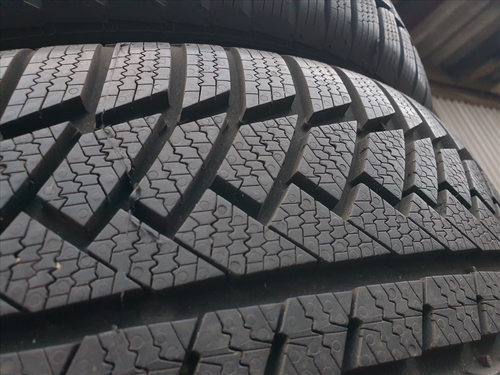  225/50 17 Continental WinterContact TS850P 4. kép